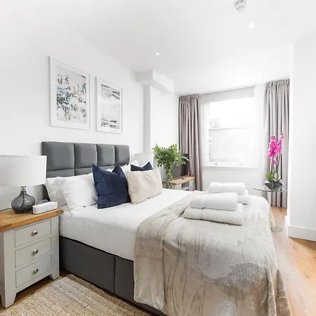 Bayswater By Capital Apartment